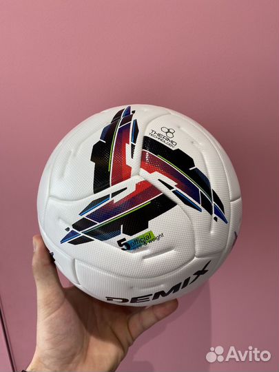 Футбольный мяч профессиональный