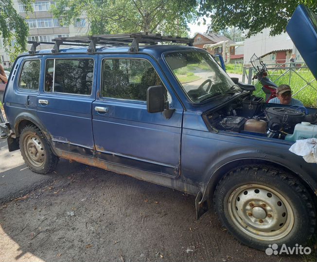LADA 4x4 (Нива) 1.7 МТ, 2004, 190 000 км