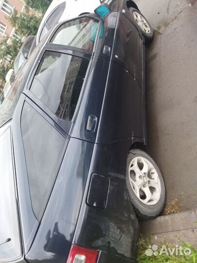 ВАЗ 2112 1.5 МТ, 2003, 198 000 км