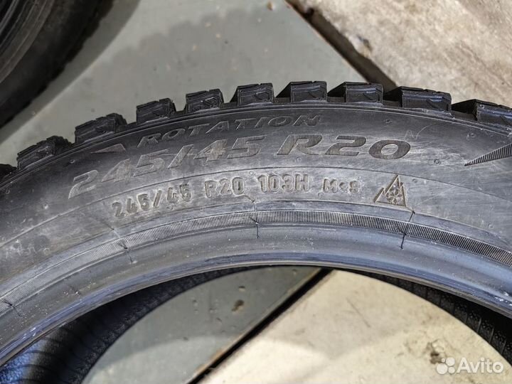 Pirelli Scorpion Ice Zero 2 245/45 R20 103H