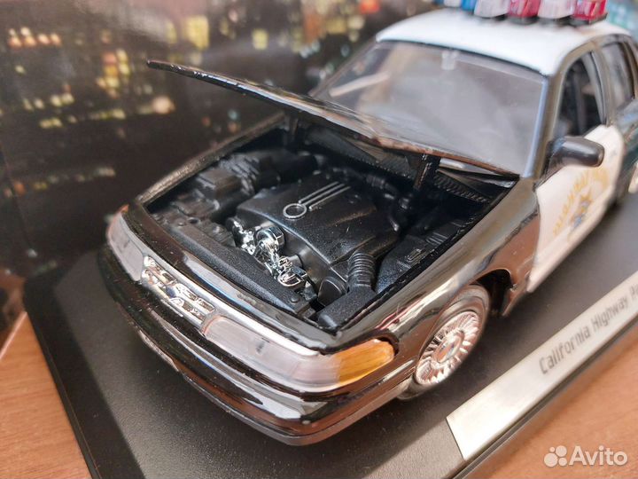 Модель автомобиля Ford Crown Victoria 1:24
