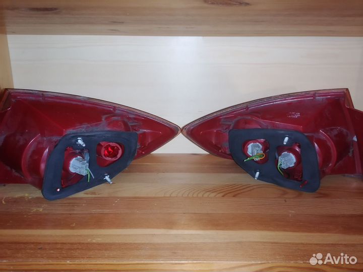 Занднии фонари Mazda 3 седан 2005
