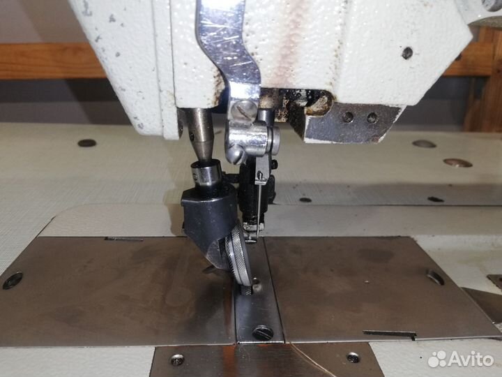 Швейная машинка для пошива кожи