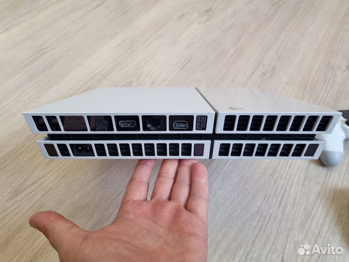 Sony PS4 FAT Белая 1TB Прошитая + 2 Джоя + 30 Игр