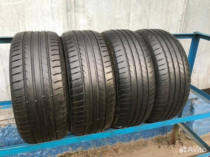 Goodyear EfficientGrip 235/45 R19