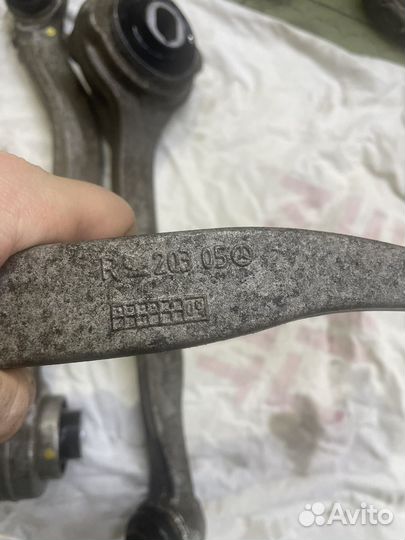 Передние рычаги Mercedes w204