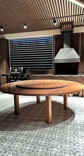 Стол. Мебель на кухню