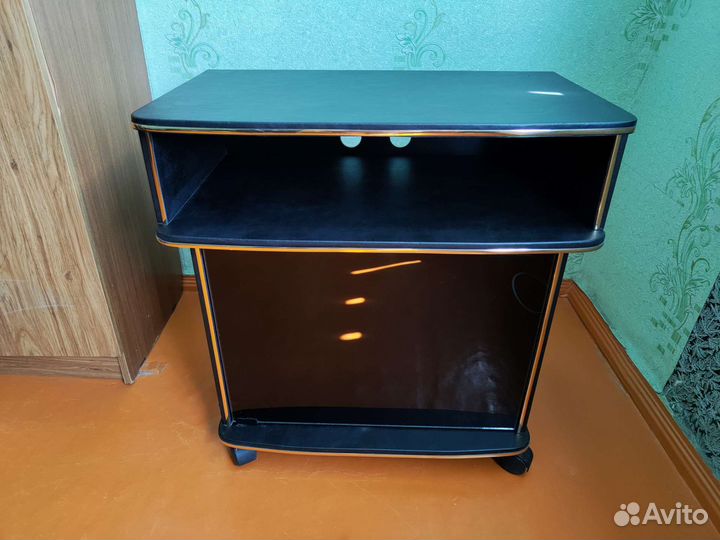 Тумба под телевизор