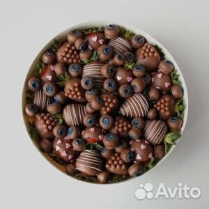 Фрукты,ягоды в шоколаде