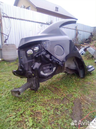 Задняя правая четверть мазда 3BL