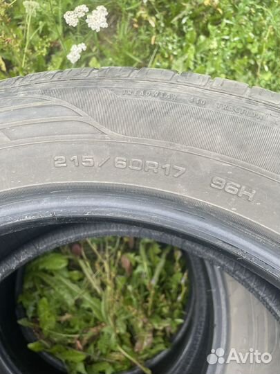 Goodyear EfficientGrip SUV 215/60 R17 96H