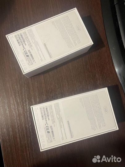 Коробка от iPhone SE