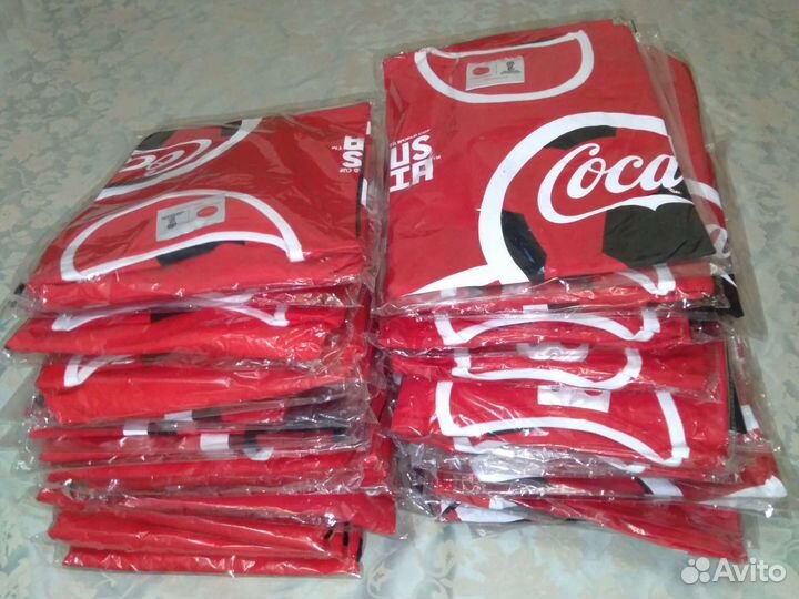 Кока кола футболки