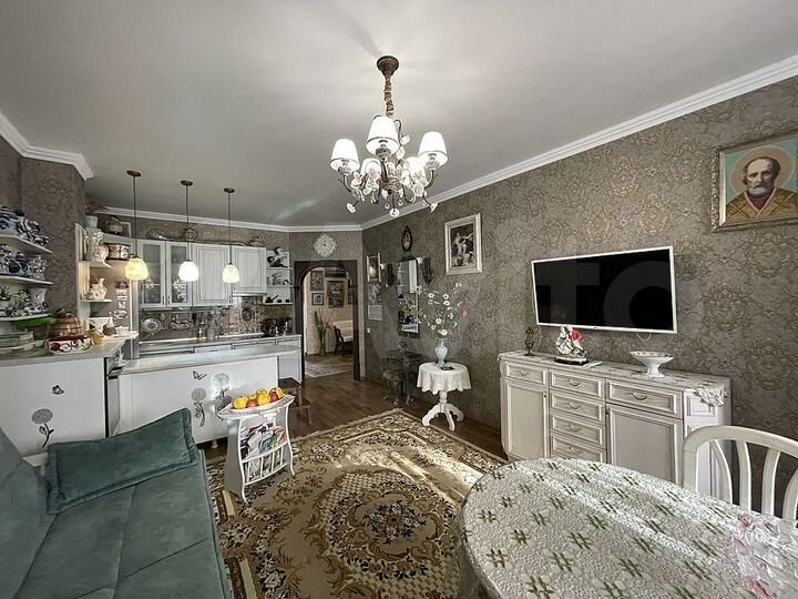 2-к. квартира, 104 м², 3/10 эт.