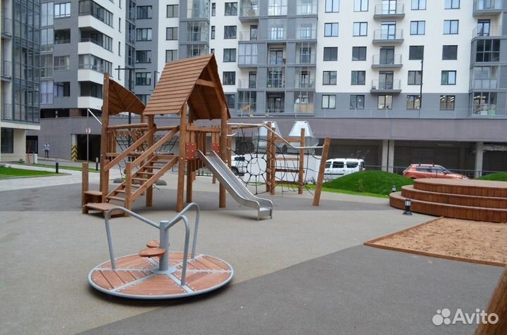 Строительство и спортивных площадок