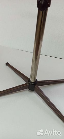 Универсальная подставка под телевизор