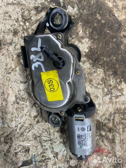 Моторчик дворников задний левый Volkswagen Caddy