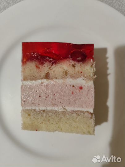 Торт с клубникой и желе