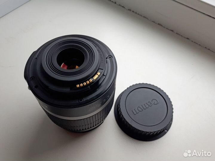 Объектив Canon EF-S 18-55mm f/3.5-5.6 IS