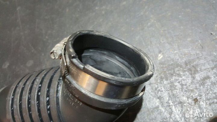 Патрубок воздушного фильтра Subaru Forester SG5