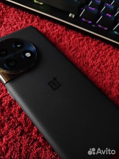 OnePlus 11, 8/128 ГБ