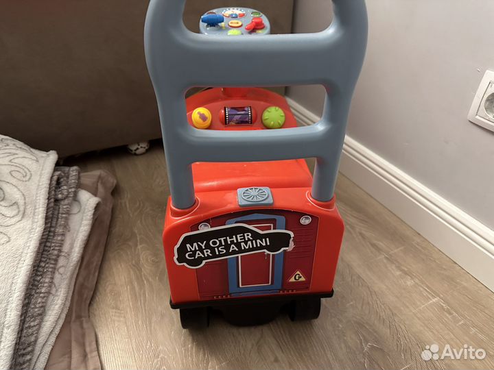 Игрушечный паровоз