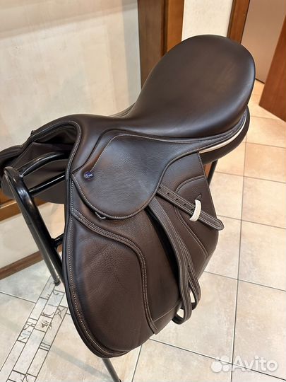 Конкурное седло ikonic Light 17
