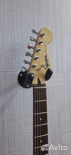Электрогитара Squier Bullet Strat HSS