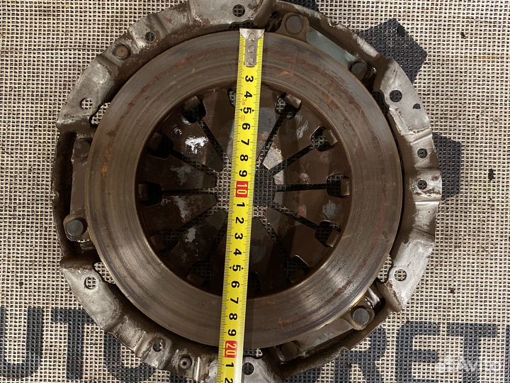 Корзина сцепления Mitsubishi Lancer 10 MN132330