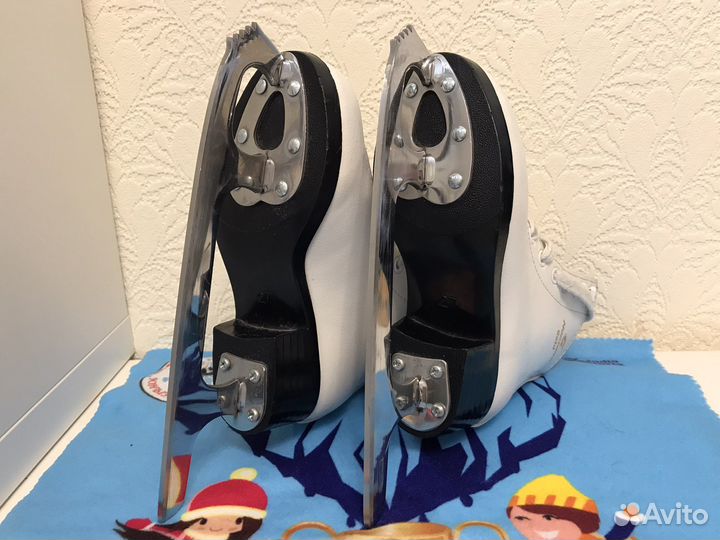 Фигурные коньки Graf Montana gold