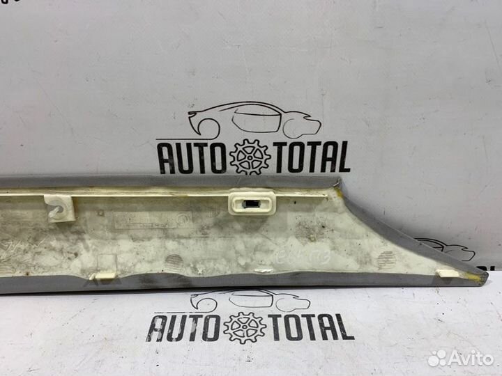 Обшивка стойки задняя правая Bmw 745 E65 N62B44