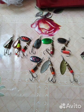 Блесна вертушки, воблер на форель