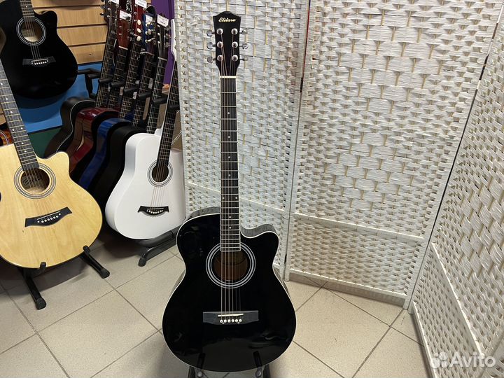 Гитара черная