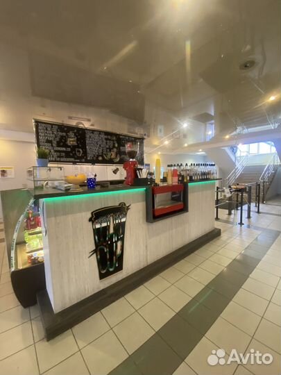 Бариста в кофейню