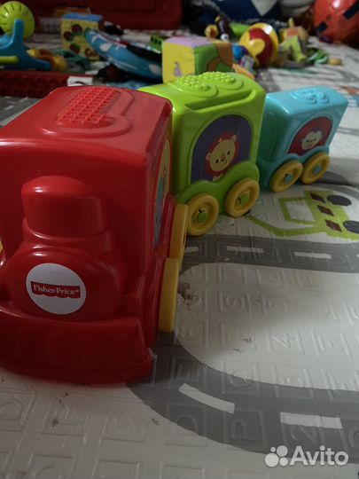 Паровозик fisher price