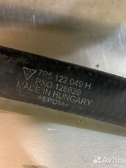 Патрубок системы охлаждения Порше Кайен 958