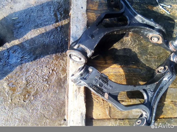 Рычаг передний нижний VW Touareg
