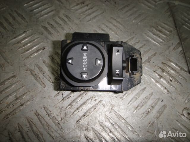 Блок управления электрозеркалами Solaris (17) б/у (арт. 93530H5000)