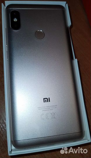 Телефон Xiaomi redmi note 5 Gold 4GB RAM 64GB ROM