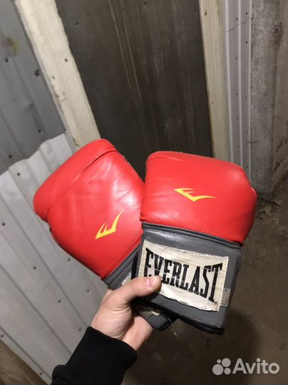 Боксерские перчатки 10oz