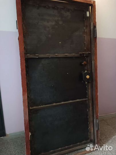 Металлическая дверь бу