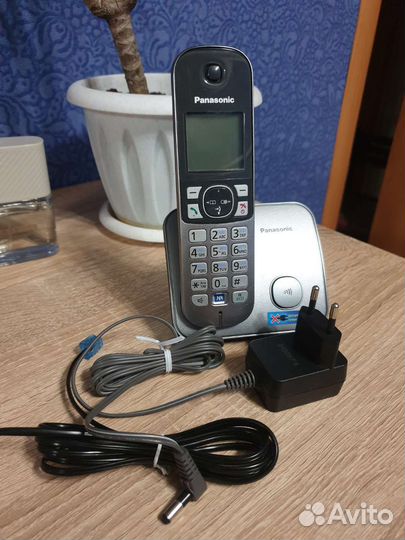 Радиотелефон panasonic KX-TG6811RU