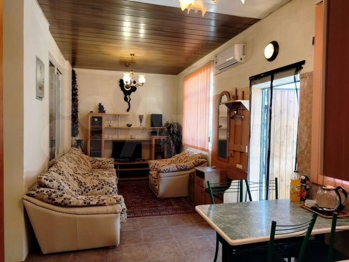 3-к. квартира, 70 м², 1/1 эт.