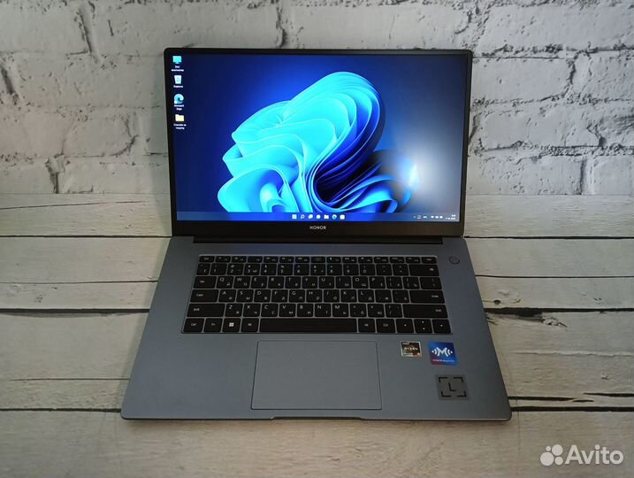 Современный ультрабук (6 ядер/16Gb/512SSD)