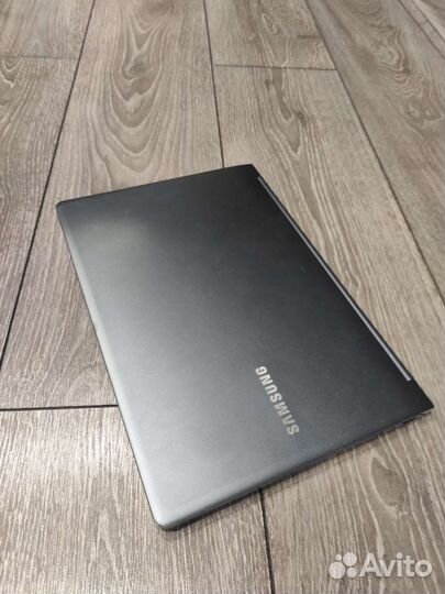 Ультрабук samsung