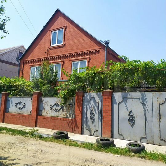 Дом 252 м² на участке 6,1 сот.