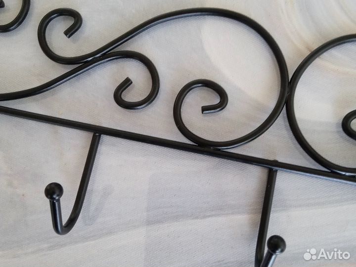 Вешалка настенная в прихожую