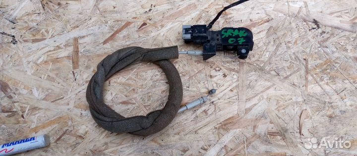 Тросик лючка бака cadillac srx 2007