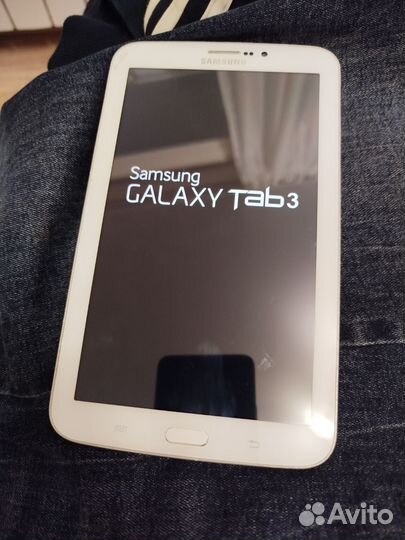 Планшет Samsung TAB 3 7.0 SM-T211