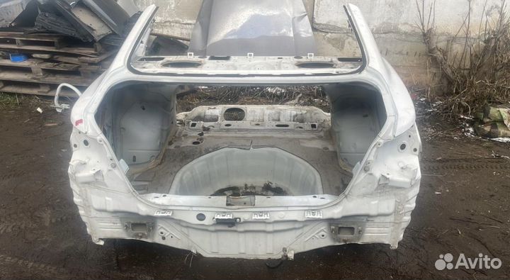 Задняя четверть Nissan Teana L33